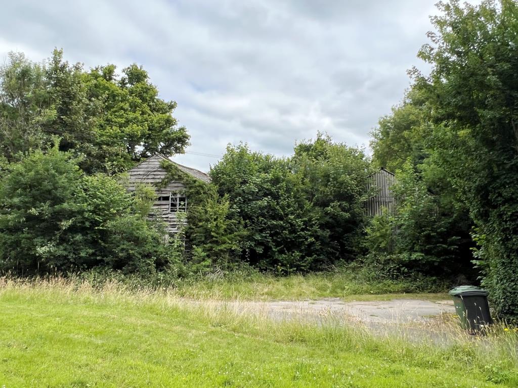 Lot: 18 - COMMERCIAL BARN FOR REFURBISHMENT OR DEVELOPMENT - 